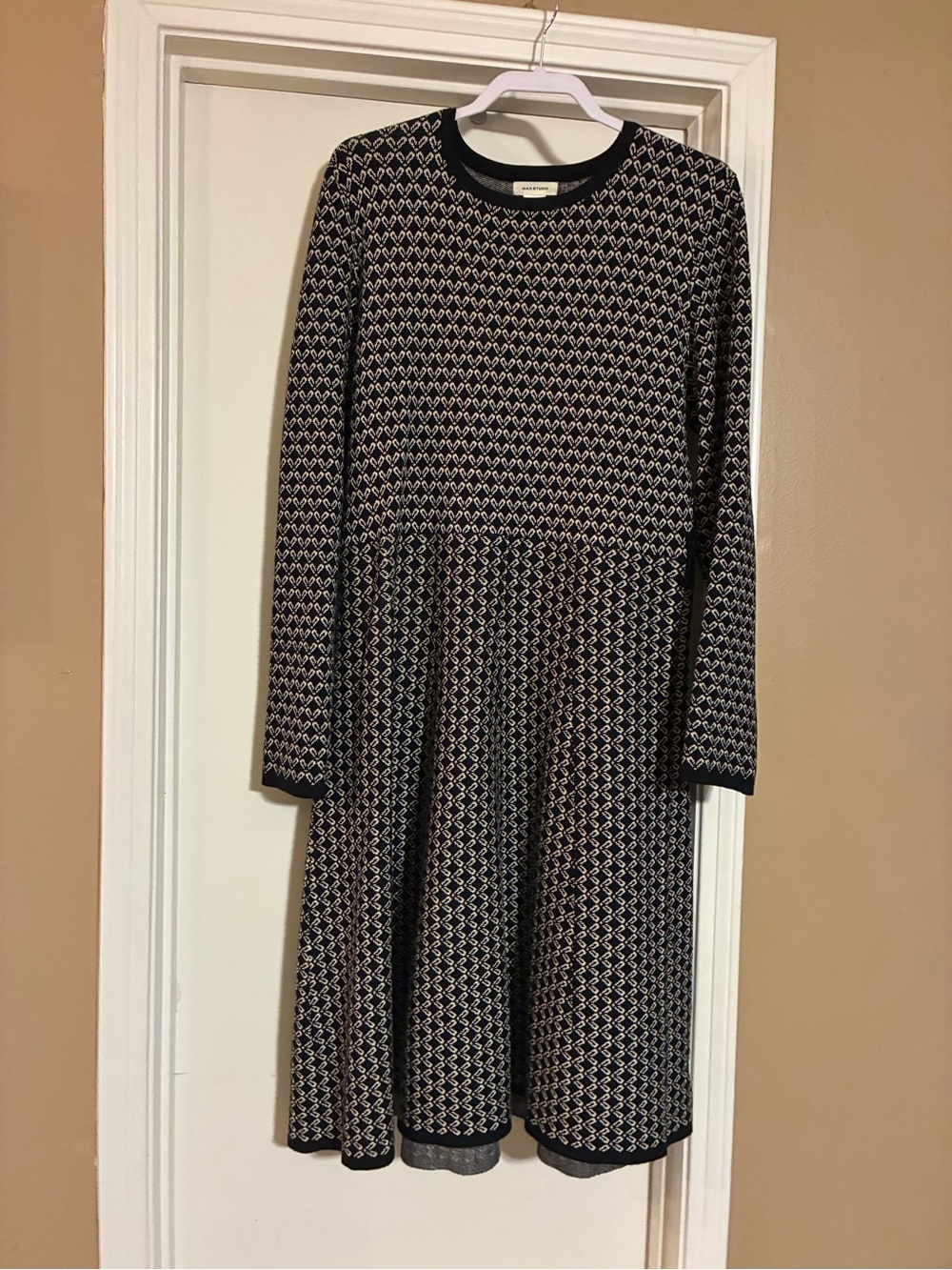 Max Studio Black and Cream Long Sleeve Knit Fit-and-Flare Dress